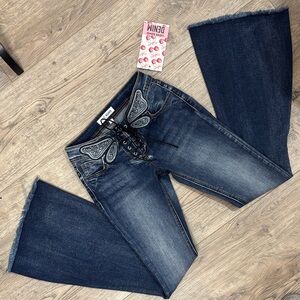 593 NWT Love SoHo Denim Women's Dark Blue Embroidered Jeans. Sz1